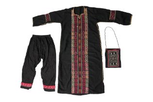 A PALESTINIAN EMBROIDERED TATREEZ THOBE DRESS WITH BAG Palestine, 20th century