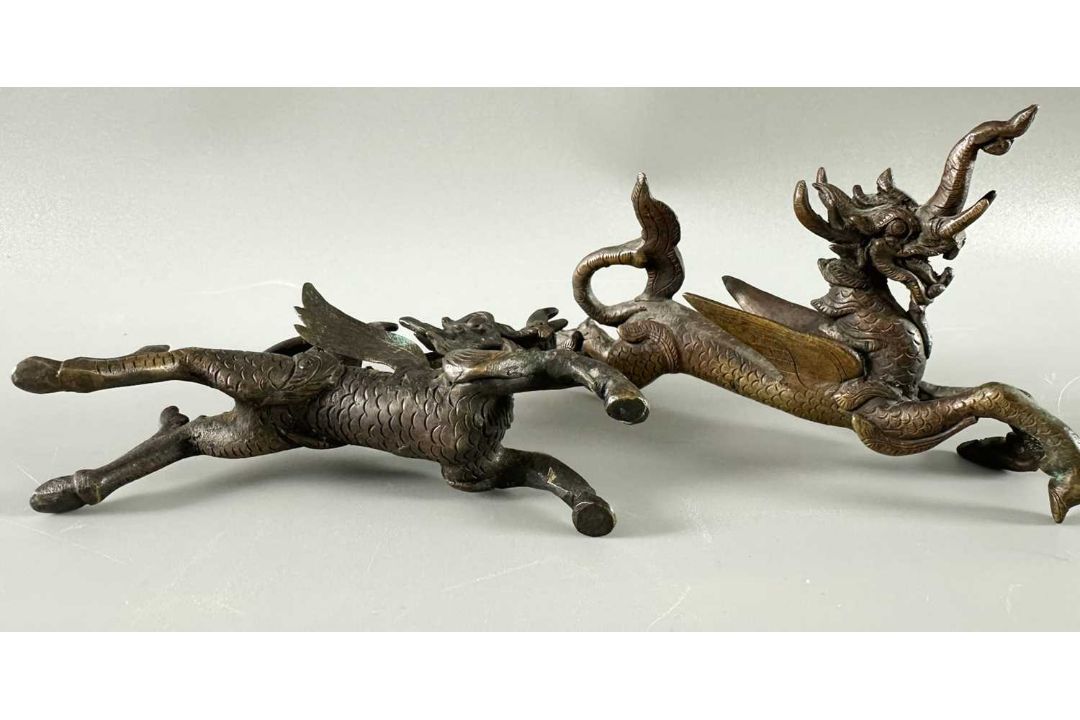 Asiatika Konvolut Amulet Gandhanra, Gürtelschnalle, 2 Drachen und Kamm, wohl China - Bild 12 aus 12