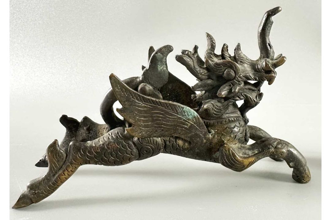Asiatika Konvolut Amulet Gandhanra, Gürtelschnalle, 2 Drachen und Kamm, wohl China - Bild 11 aus 12