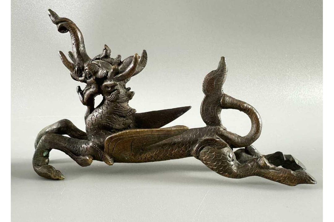 Asiatika Konvolut Amulet Gandhanra, Gürtelschnalle, 2 Drachen und Kamm, wohl China - Bild 10 aus 12