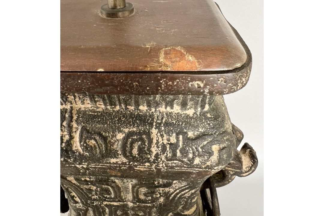 Asiatika China Weingefäß Vase als Lampe, Hu Chunqiu Stil wohl 20. Jahrhundert, Eisen ca. 16KG - Bild 5 aus 6