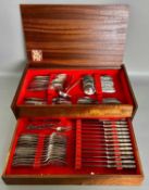 WMF Besteck 90er Silberauflage Chippendale in Holzbox mit 2 Schubladen, ca. 59 Teile