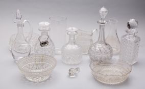 A mixed lot of glassware including four