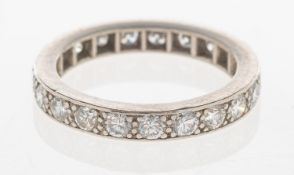 A full diamond eternity ring, grain set with brilliant-cut diamonds, diamonds approx. 1.