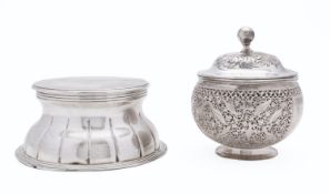 A Victorian silver capstan inkwell by G.R, London 1885, retailed by J.