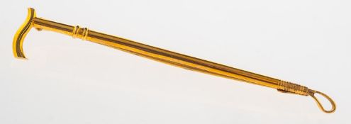 A 9ct gold riding crop bar brooch, UK hallmark, length approx. 5.5cm, 2.2grams.