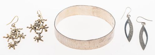 Graham Watling and Jane Watling. A bangle and earrings