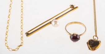 A mixed group of jewellery, including a bar brooch set with a freshwater cultured pearl, unmarked,