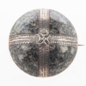 M. Rettie & Sons. A Scottish granite brooch