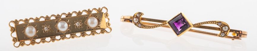 Two gem-set brooches, including a 9ct gold bar brooch with an openwork filigree edge,