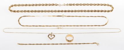 A mixed group of jewellery, including a 9ct gold floral and foliate carved wedding band, size K1/2,