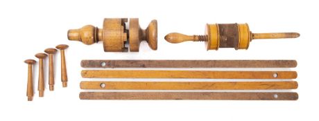 A late 19th/early 20th century boxwood wool winder, with adjustable arms and screw table mount.