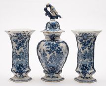 A garniture of three In de Klauw Delft vases