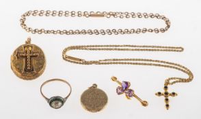A mixed group of jewellery, including a three leaf clover brooch,