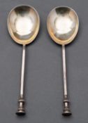 A pair of Edward VII silver seal top spoons by William Hutton & Sons Ltd, Sheffield 1901, 106gms.