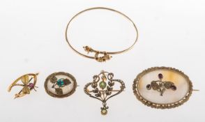 A mixed group of antique jewellery,
