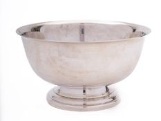 A late 20th century American sterling silver bowl by Newport Sterling, Rhode Island, stamped 13135,