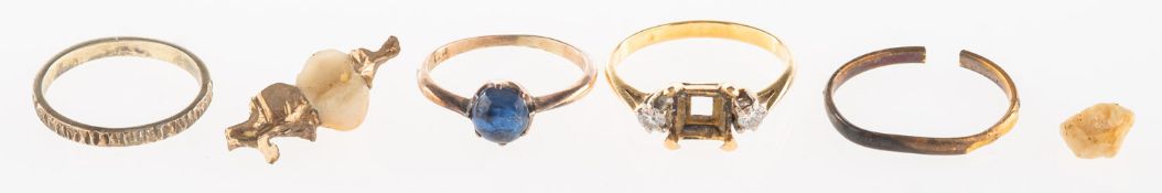 A mixed group of jewellery,