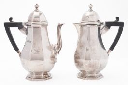 A pair of George V silver bachelor coffee and hot milk jug by Steinhart & Co, London 1913,