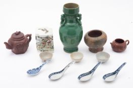 A mixed group of Chinese ceramics, compr