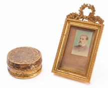 A gilt cast iron desk seal for the Earls of Chatham, circa 1800; cylindrical,