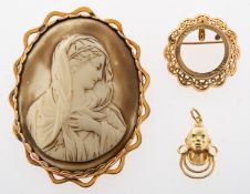 A small mixed group of jewellery, includ