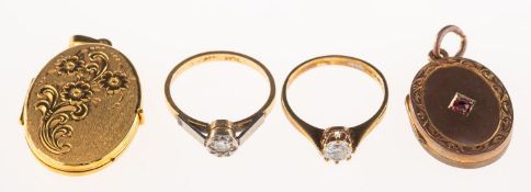 A small mixed group of jewellery, including a bi-metal ring, illusion set with an old-cut diamond,