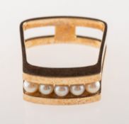 A 1970's 9ct gold pearl ring,
