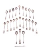 Mixed silver flatware etcetera, to include 8 Hanoverian pattern teaspoons, two golfing teaspoons,
