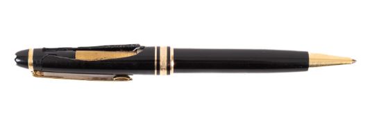 A Montblanc Meisterstuck ball point pen.