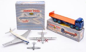 A Dinky diecast Foden Flat Truck 903.