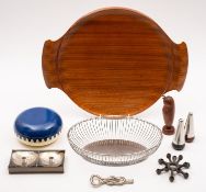 A mixed group of mid/late 20th century kitchenalia,
