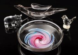 A mixed group of studio glass, comprising an Art de Vannes bird dish,