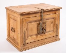 A limed wood trunk, late 20th Century; t