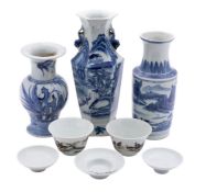 A mixed lot of Chinese porcelain,