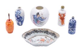 A mixed lot of Chinese porcelain,