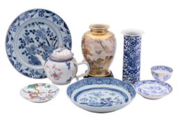 A mixed lot of Chinese ceramics,