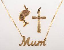 A small mixed group of jewellery, including a 9ct gold 'Mum' pendant necklace, UK hallmark,
