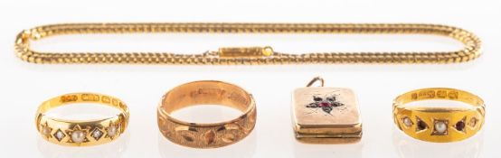 A small mixed group of jewellery,