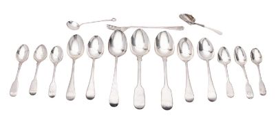 Mixed silver flatware, comprising of 3 tablespoons, 4 dessert spoons, 6 teaspoons, a pickle fork,