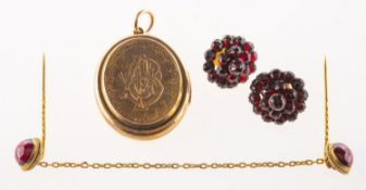 A mixed group of antique jewellery, including a pair of Victorian Bohemian garnet earrings,