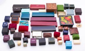 A mixed lot of vintage and modern jewellery boxes, including ring boxes, bracelet boxes,