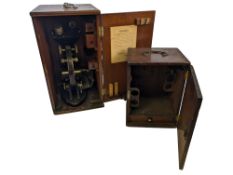 A Spencer binocular microscope. In fitte