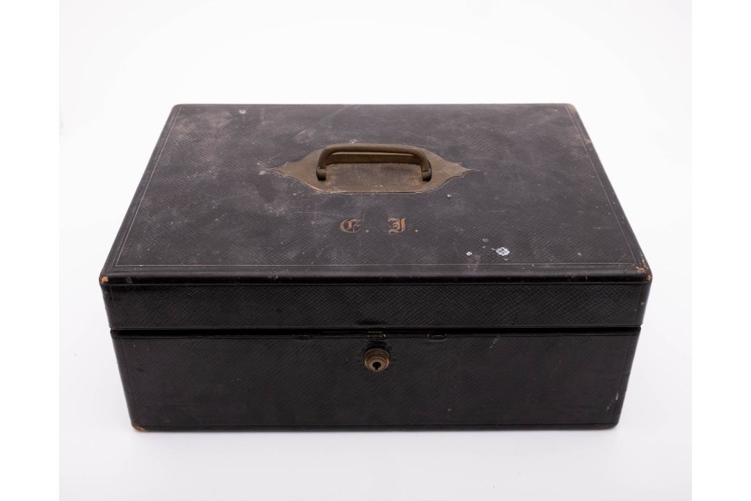 An early 20th Century leather correspond - Image 3 of 3