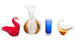 Four pieces of mid-20th century glasswar