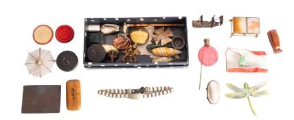 A group of miscellaneous collectable's, including and agate seal, a gilt intaglio fob seal,