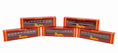 Five Hornby OO/HO Midland Railways passenger coaches.