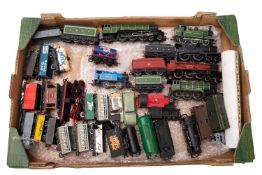 A OO gauge 4-6-2 LNER Flying Scotsman 4472 steam locomotive and tender.