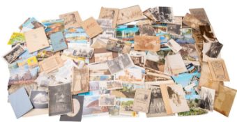 A collection of early 20th century and later postcards, mostly GB an foreign topographical,
