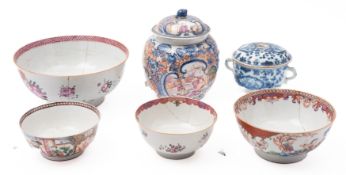 A mixed lot of Chinese porcelain, Qing i